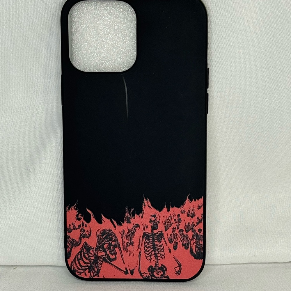 SHEIN Black and Red Artistic Design iPhone 13 Pro Max Case